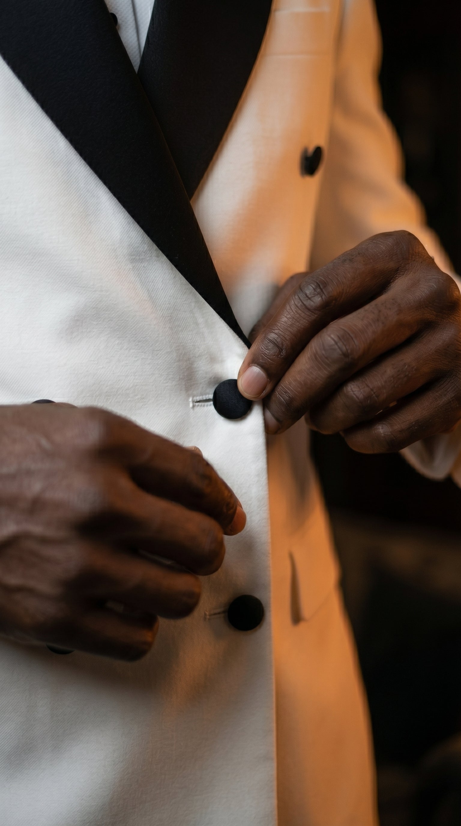 Ivory Double-Breasted Contrast Peak Lapel Tuxedo